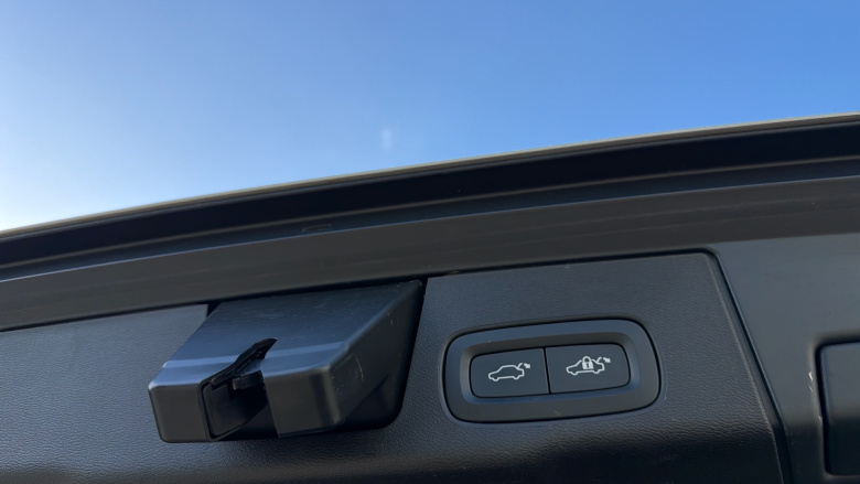 Volvo Xc60 2.0 B4P Plus Dark 5dr Geartronic Petrol Estate